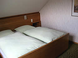 schlafzimmer oben rechts 2